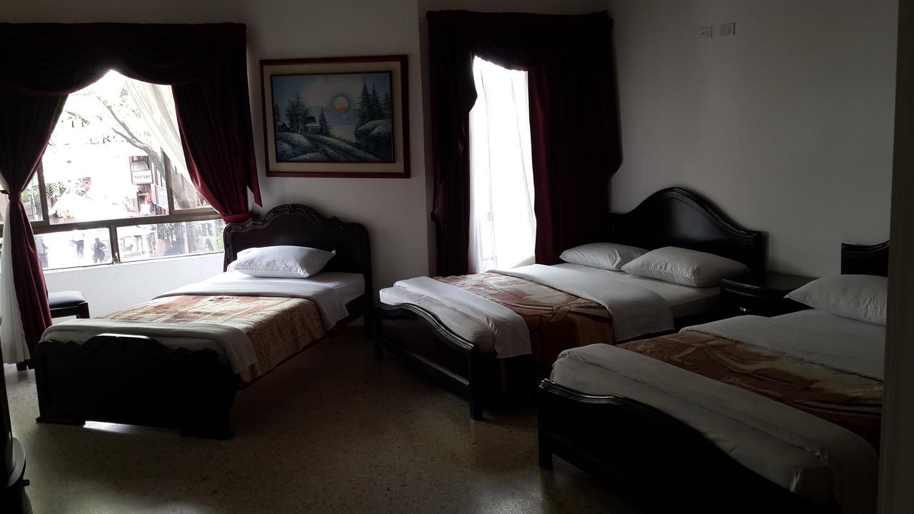 Hotel Ejecutivo ペレイラ エクステリア 写真