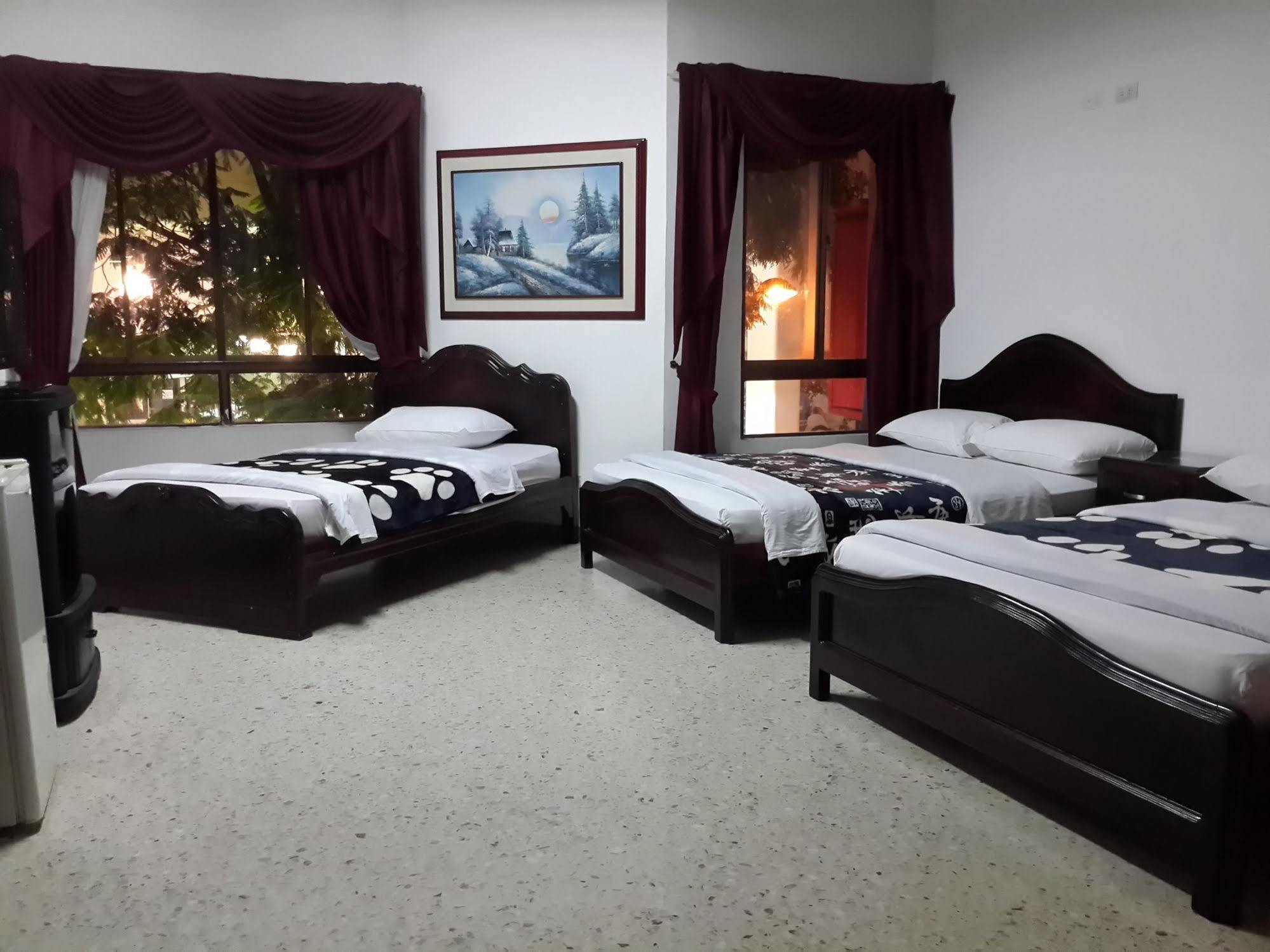 Hotel Ejecutivo ペレイラ エクステリア 写真